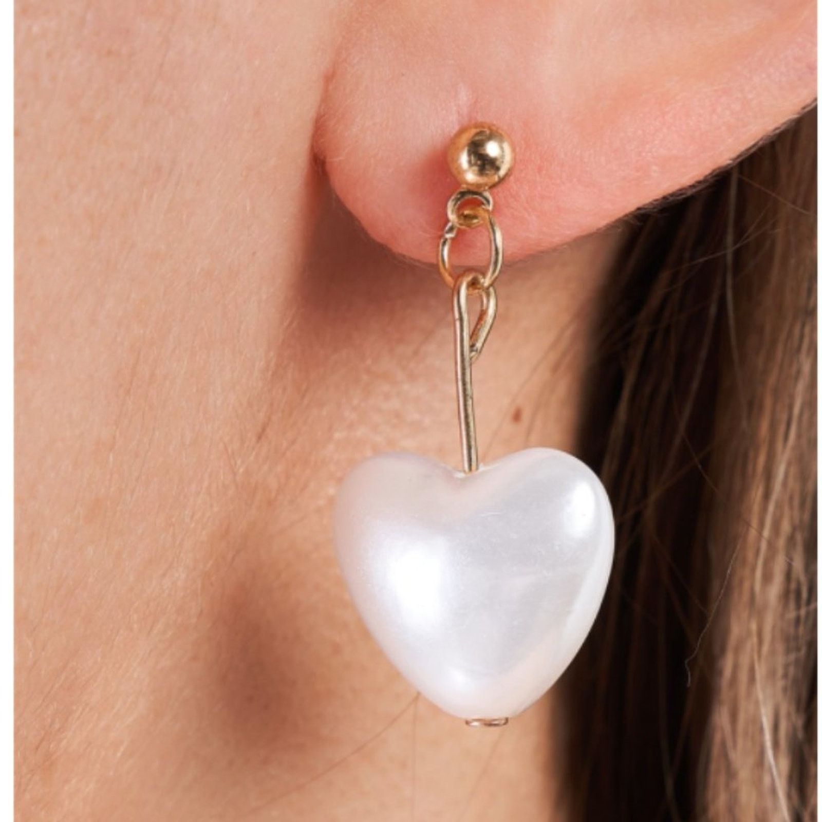 Other Gold Heart Shape Pearl Drop Earrings Size ONE SIZE - 4 Thumbnail