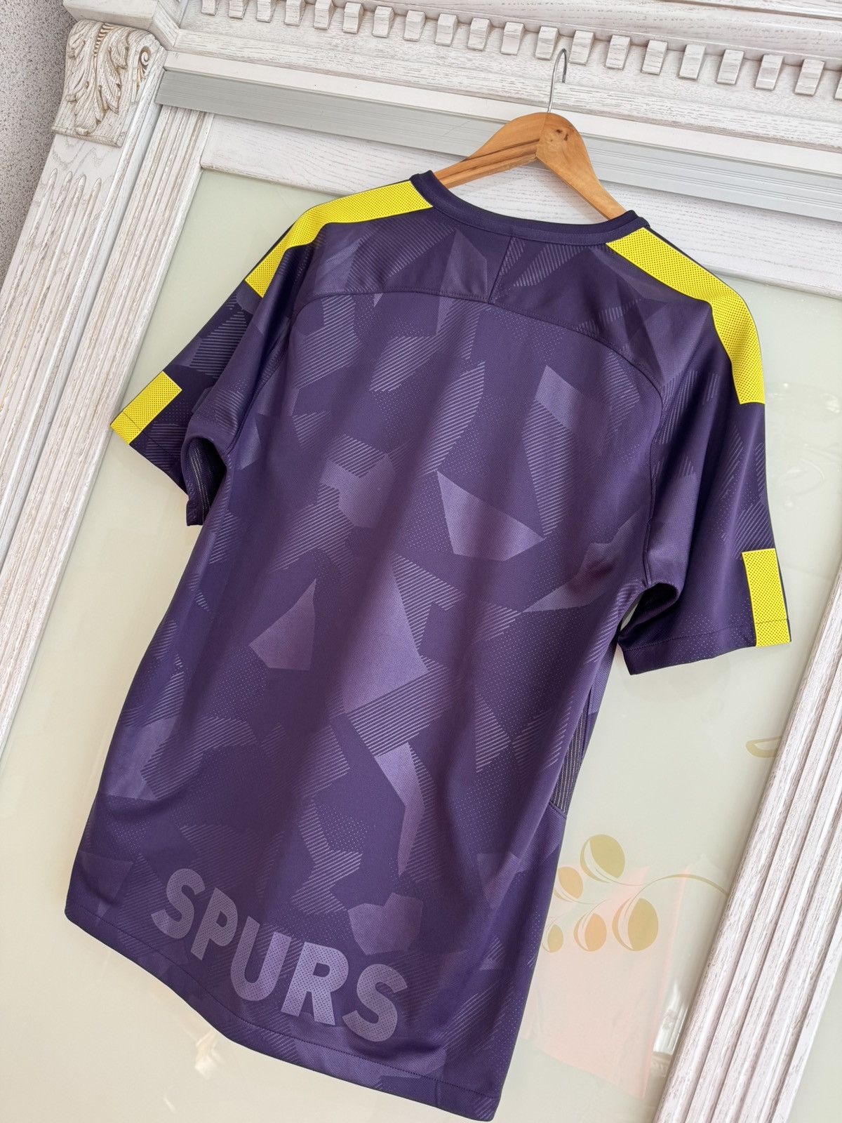 Nike Tottenham Hotspur 2017-2018 Third Soccer Jersey Football Kit Size US L / EU 52-54 / 3 - 8 Thumbnail