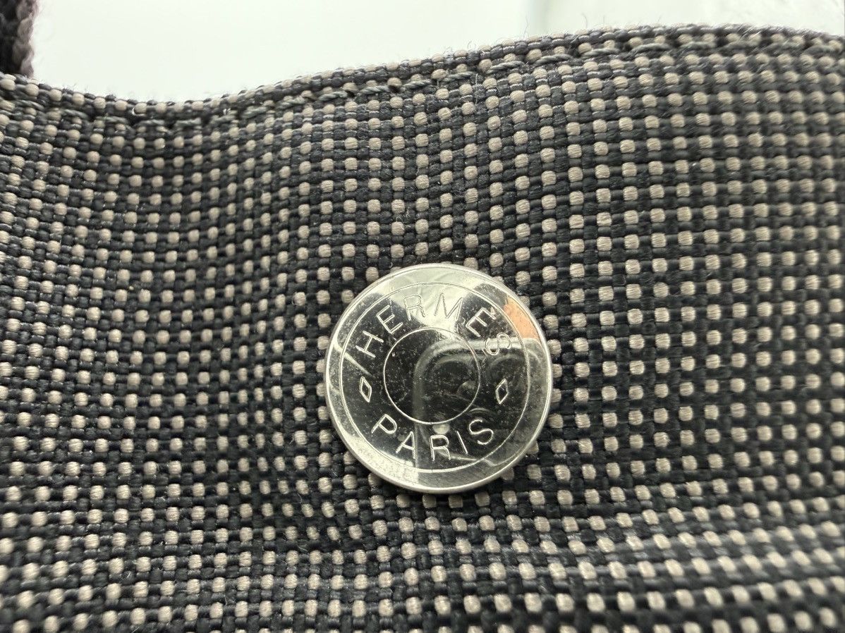 Hermes Hermès Her Line MM Hand Bag – Gray Canvas (SKU: 150448) Size ONE SIZE - 20 Thumbnail