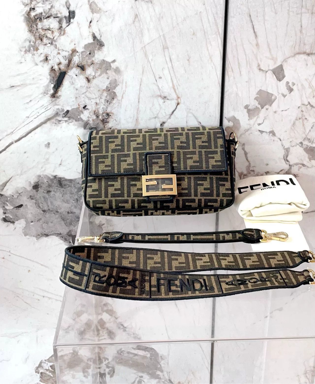 Fendi Pre-loved Bag Very good condition Size ONE SIZE - 1 Thumbnail