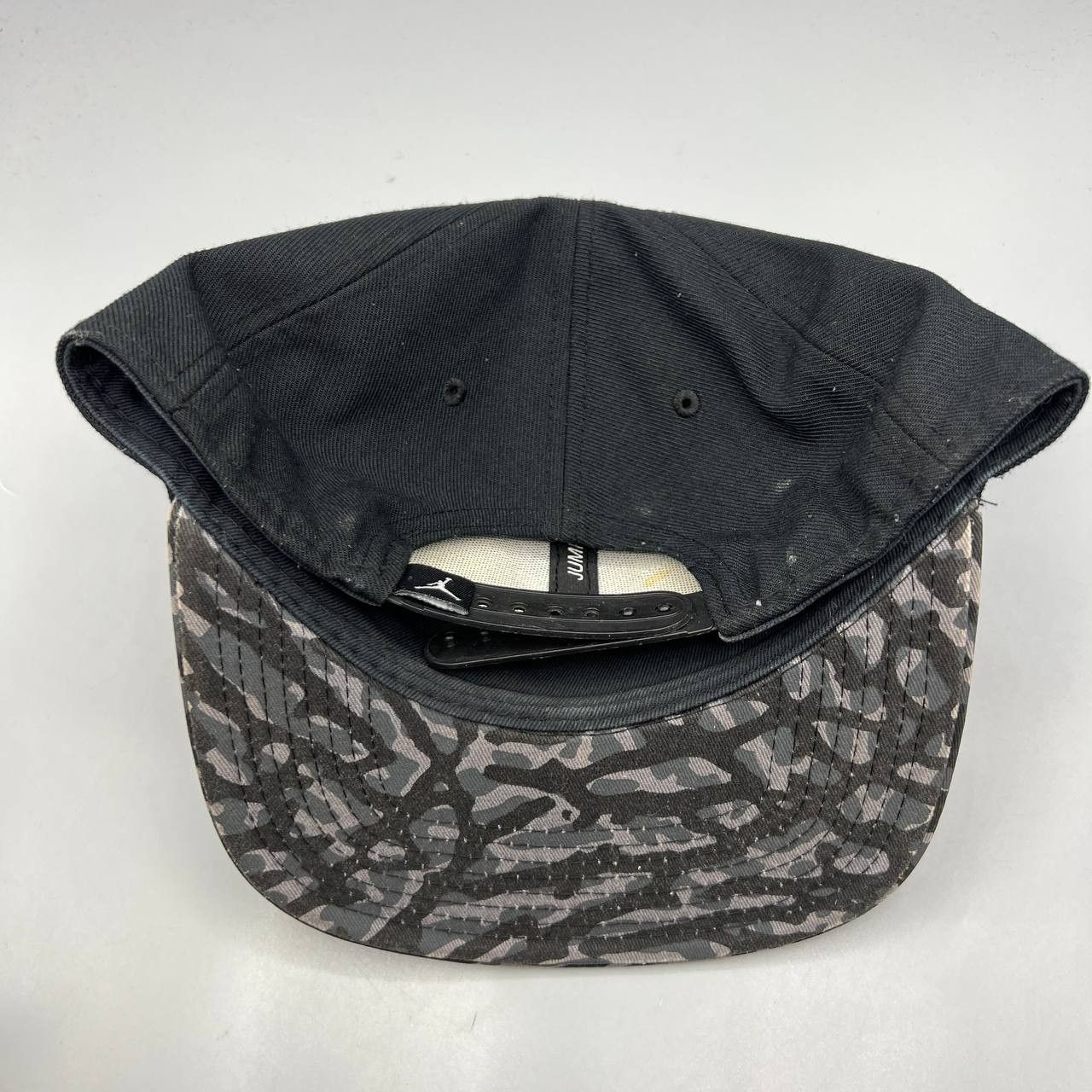Jordan Brand Air Jordan Hat Men Cement Elephant Jumpman Snap Back Cap Size ONE SIZE - 7 Thumbnail