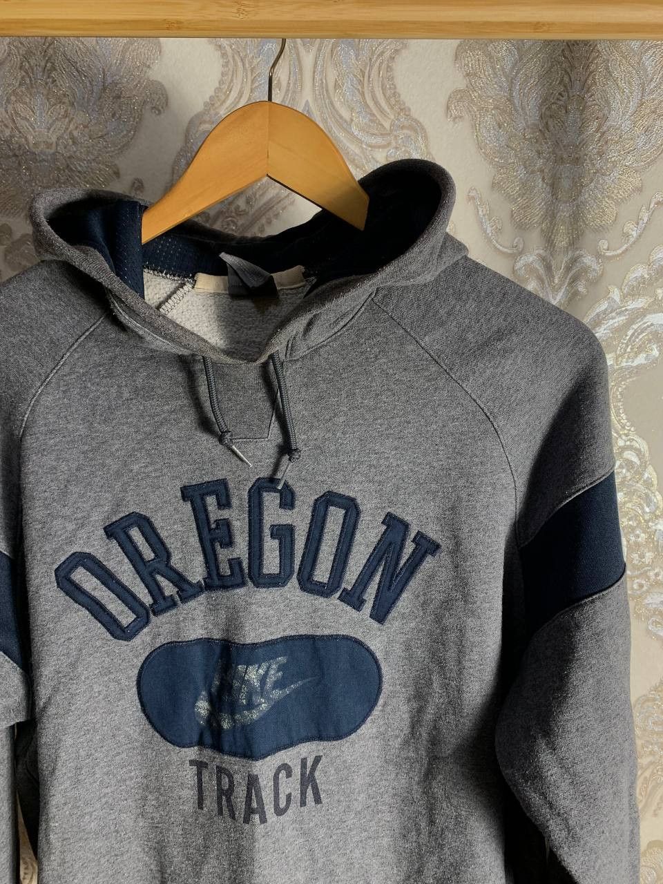 Nike Vintage Nike Oregon Track Retro Hoodie Swoosh Drill 90s Size US L / EU 52-54 / 3 - 2 Thumbnail