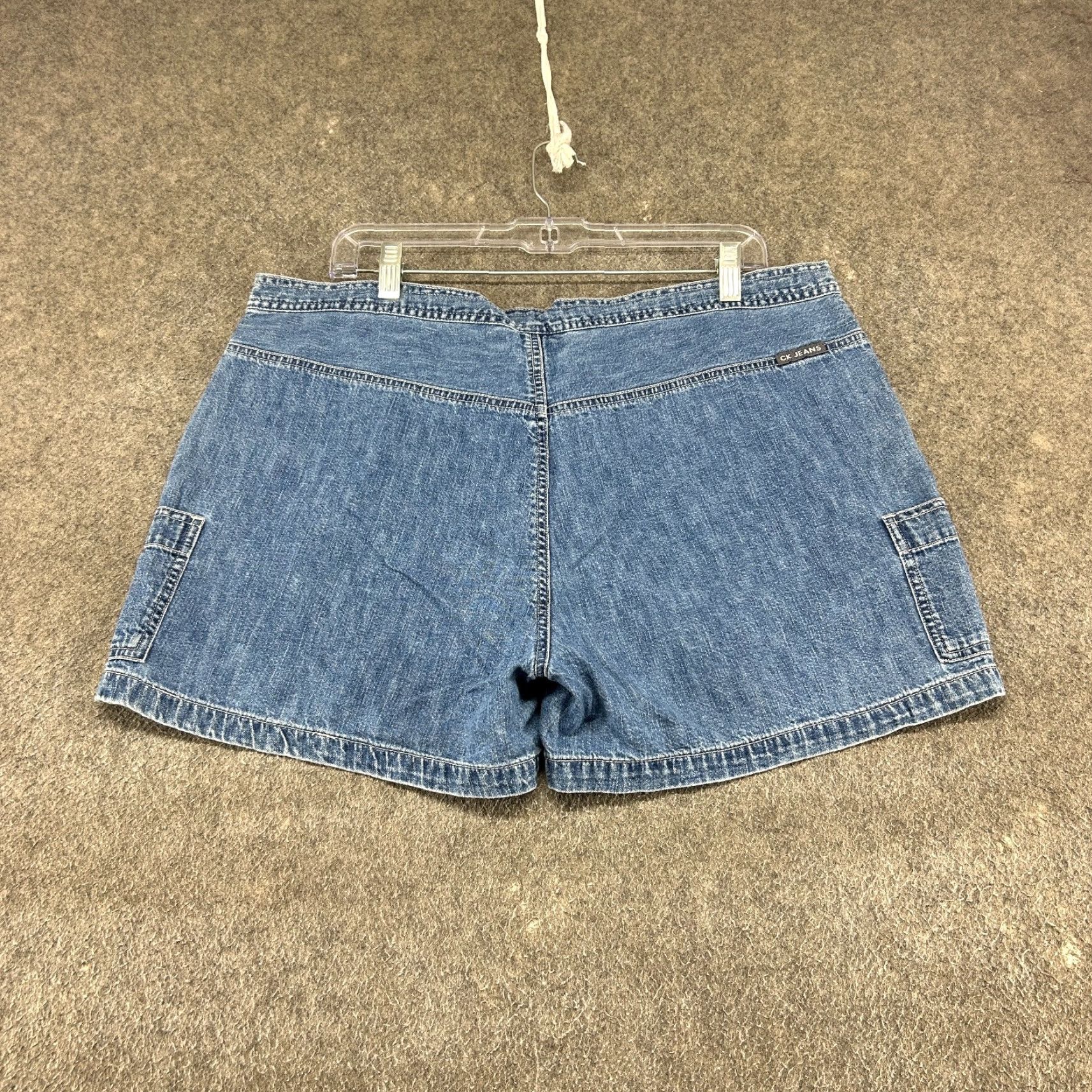 Calvin Klein VINTAGE Calvin Klein Shorts Womens L Blue Denim Cargo 90s 5-Pocket Design Size 36" / US 14 / IT 50 - 3 Thumbnail