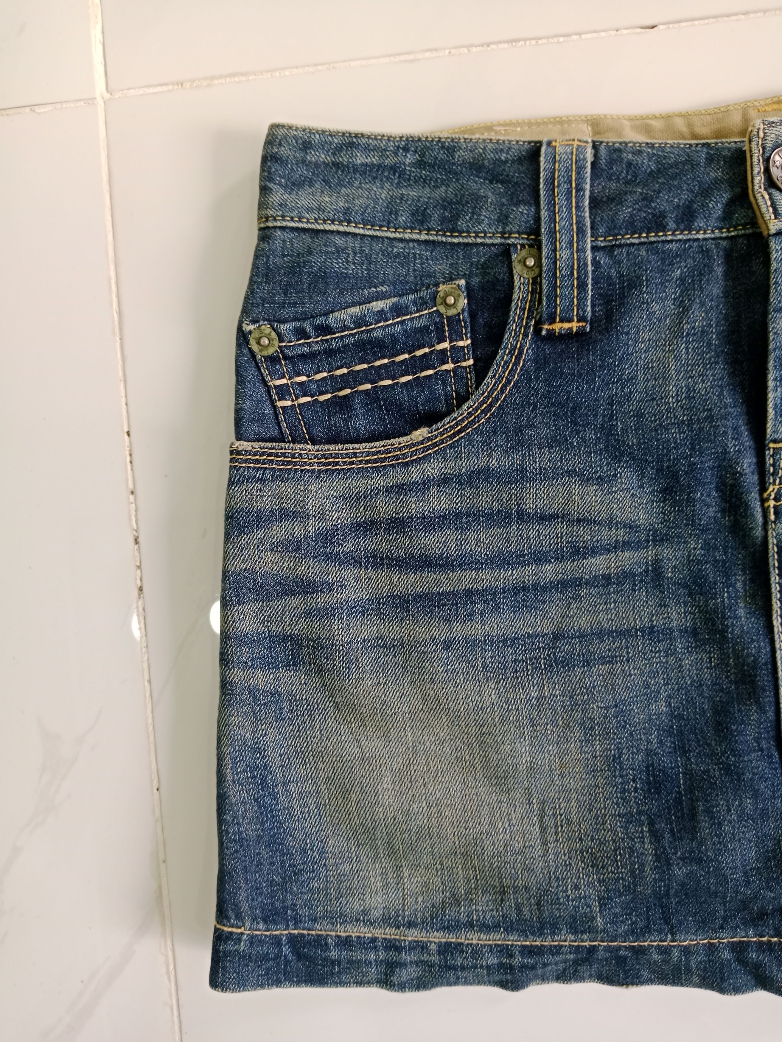 Levi's Vintage Clothing Levi Strauss & Co Denim Skirt Buckle Back Size 31" - 6 Thumbnail