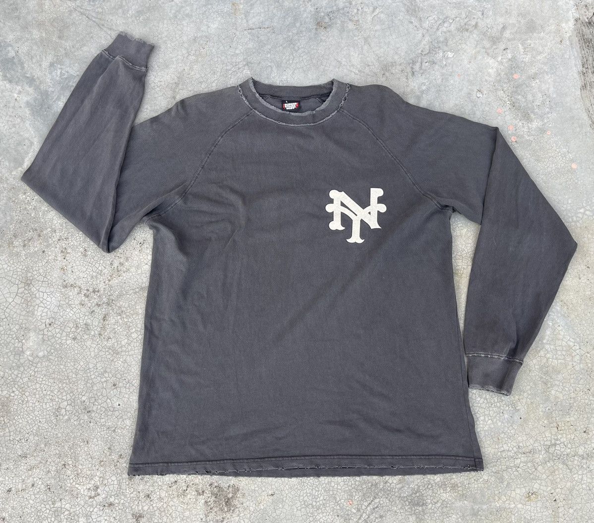 New York Yankees New York Yankees LS Shirt L fit XL Distressed Sun Faded Size US XL / EU 56 / 4 - 1 Thumbnail