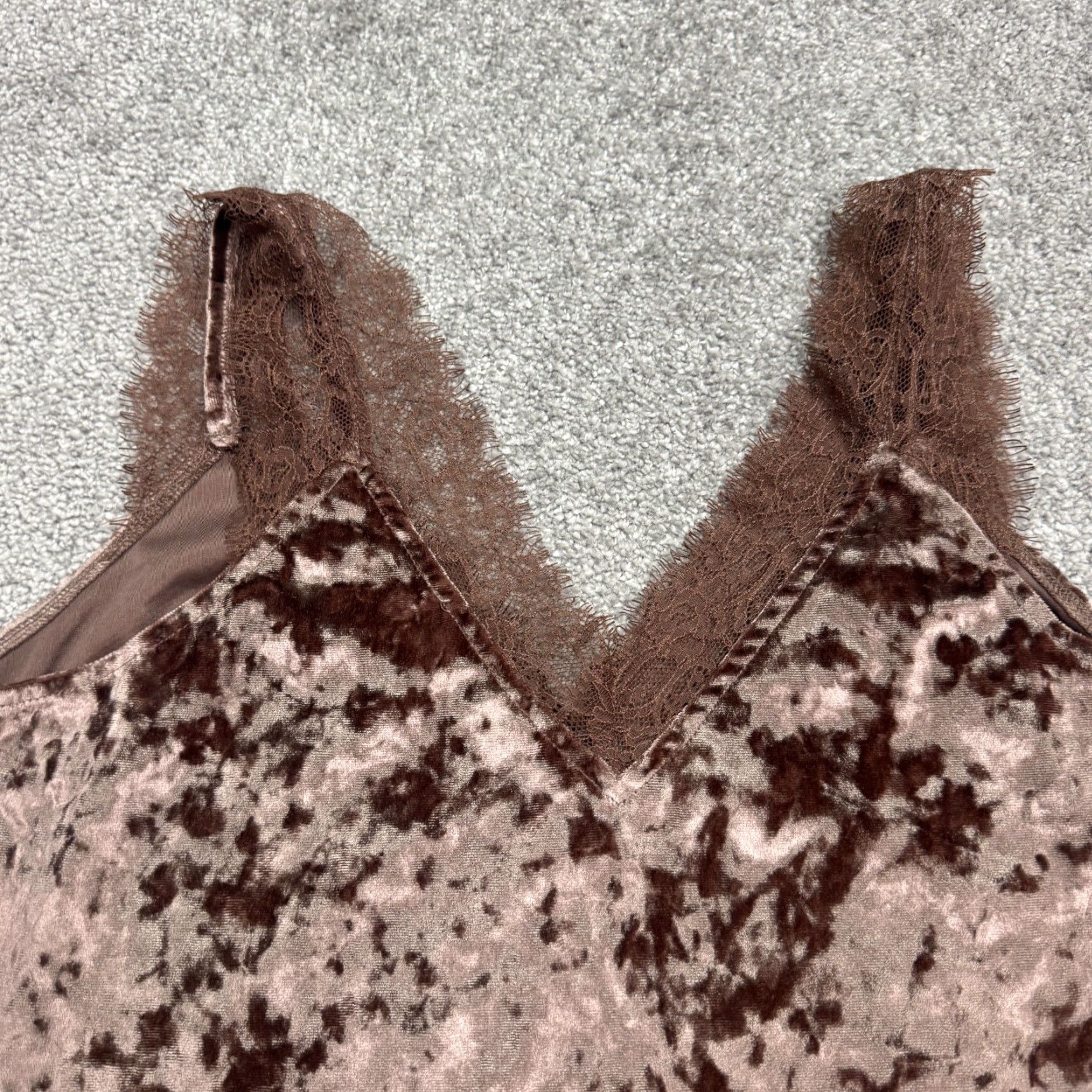 Heartloom Heartloom Tank Top Womens Large Brown Sleeveless Velvet Lace Trim Casual Shirt Adult Large Brown Velvet Lace Trim Tank Top Womens Lips? Wait. Size L / US 10 / IT 46 - 4 Thumbnail