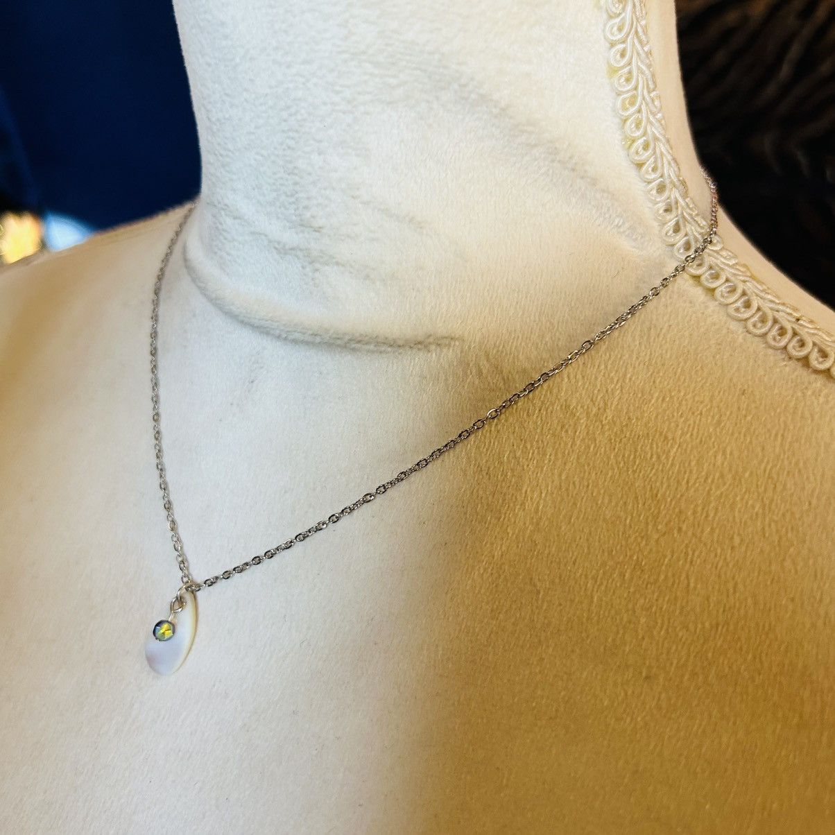 Handmade Handcrafted teardrop mother of pearl crystal accent necklace Size ONE SIZE - 3 Thumbnail