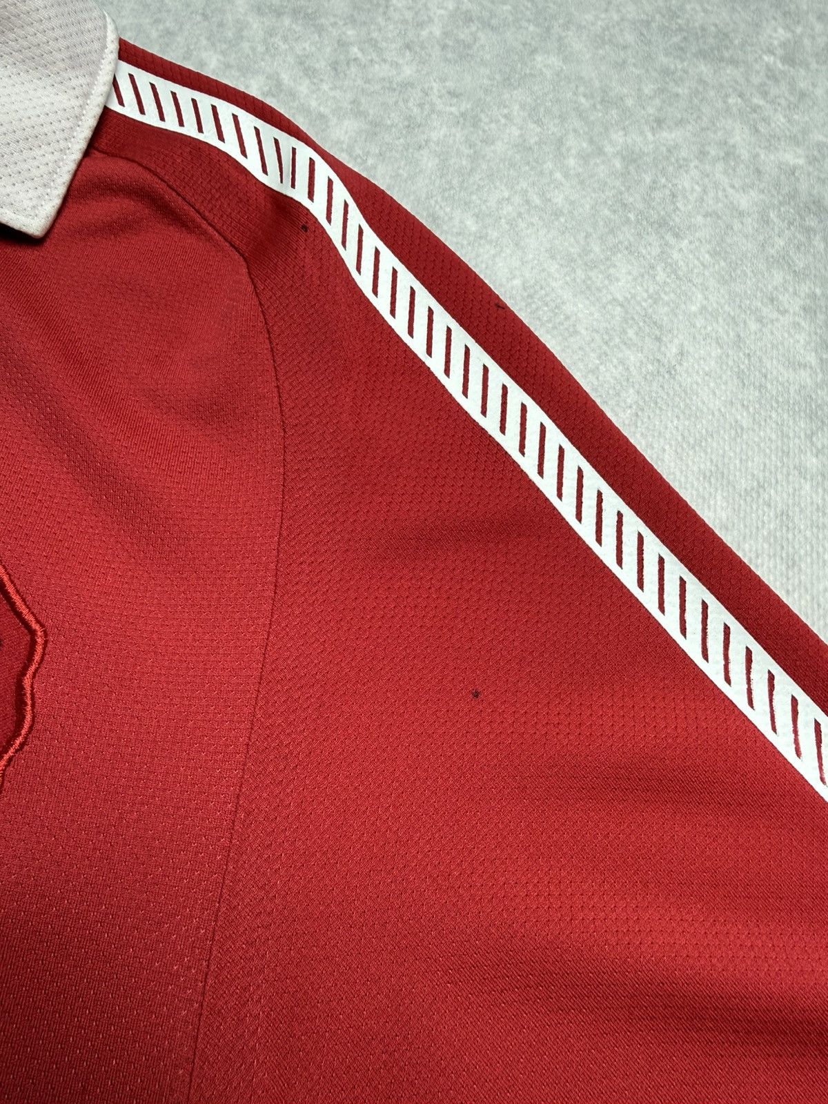Nike 2010-11 Manchester United Nike Aon Football Shirt Morrison M Size US M / EU 48-50 / 2 - 7 Thumbnail