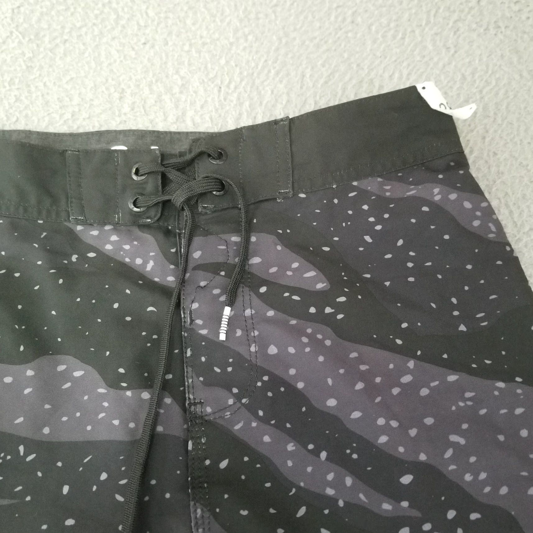 Vissla Vissla Board Shorts Mens Size 28 Swim Trunks Gray Multicolor 100% Polyester Quick Dry Stretch Pockets Back Pocket Drawstring Beach Surfing Size US 28 / EU 44 - 4 Thumbnail