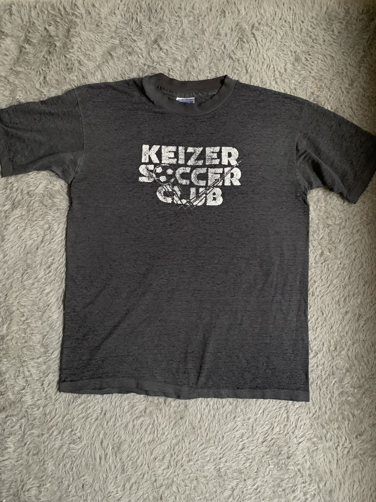 Vintage Vintage 80s Thrashed Keizer Soccer Club Tee Tshirt Size US M / EU 48-50 / 2 - 1 Thumbnail