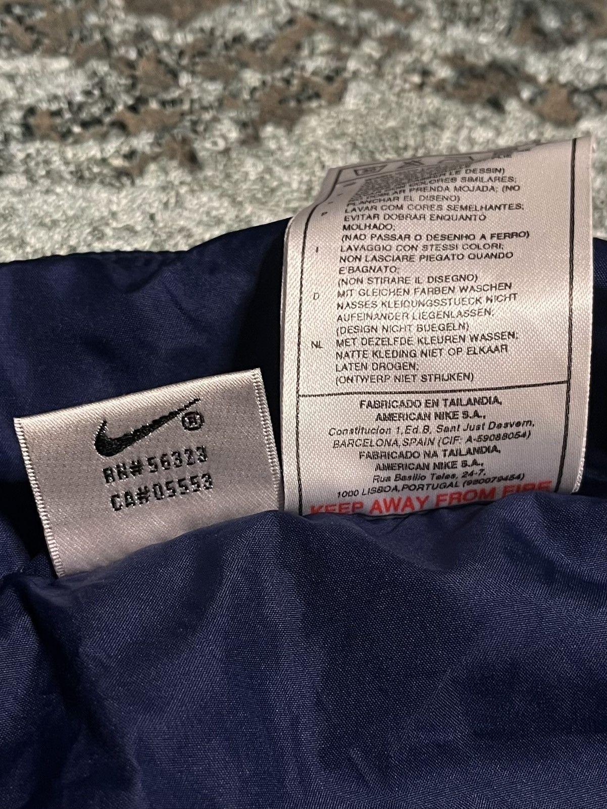 Nike Vintage Nike Sportswear Heritage Windrunner – Navy/Red/White Size US M / EU 48-50 / 2 - 8 Thumbnail