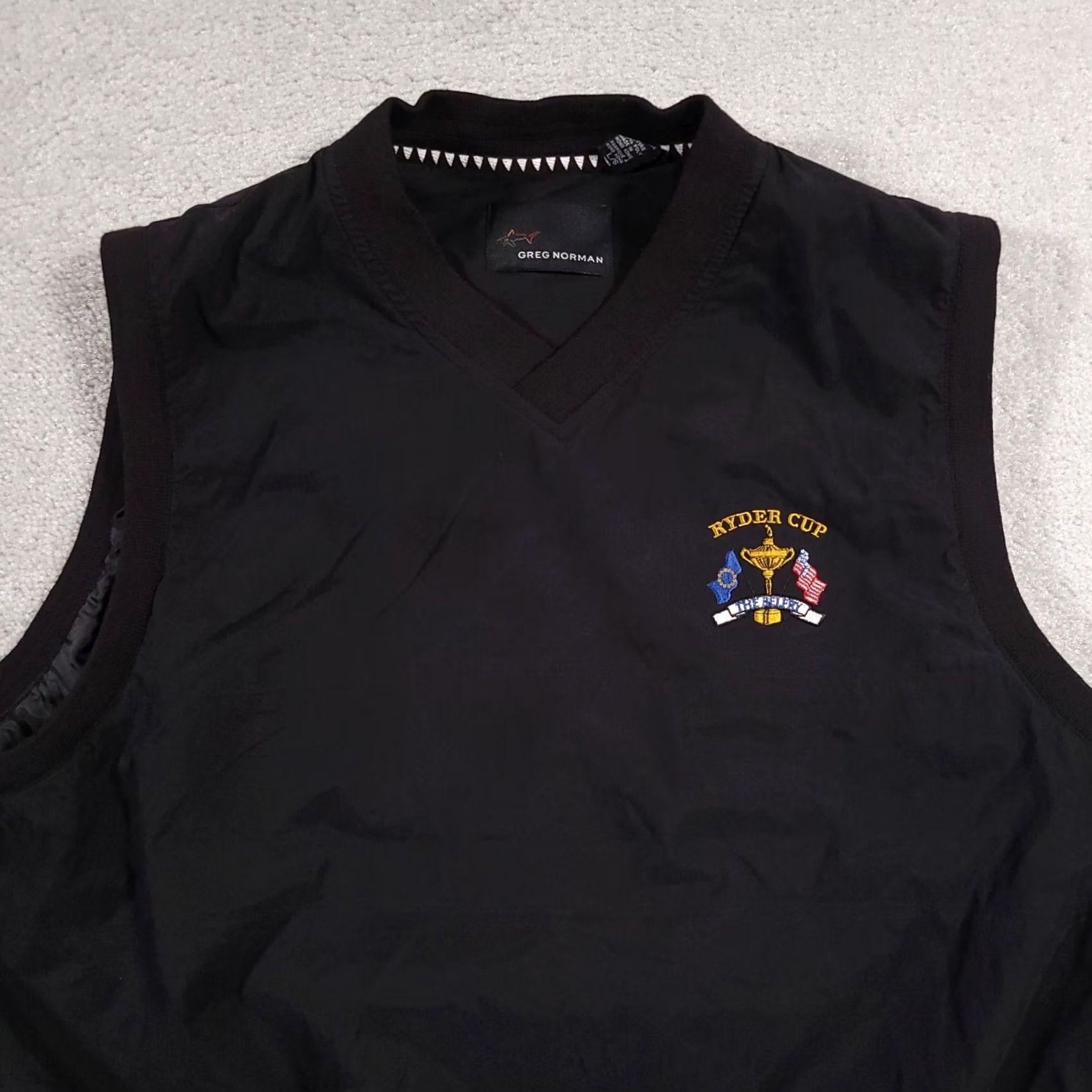 Vintage VINTAGE Greg Norman Ryder Cup The Belfry Golf Vest Mens Large Black Pullover Size US L / EU 52-54 / 3 - 3 Thumbnail