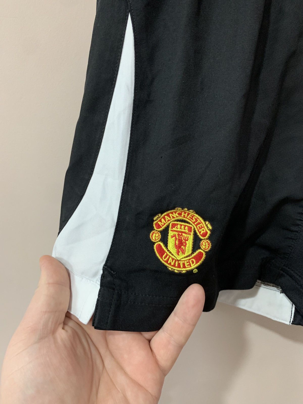 Nike × Vintage Manchester United Goalkeeper Football Shorts Nike Vintage Size US 28 / EU 44 - 3 Thumbnail