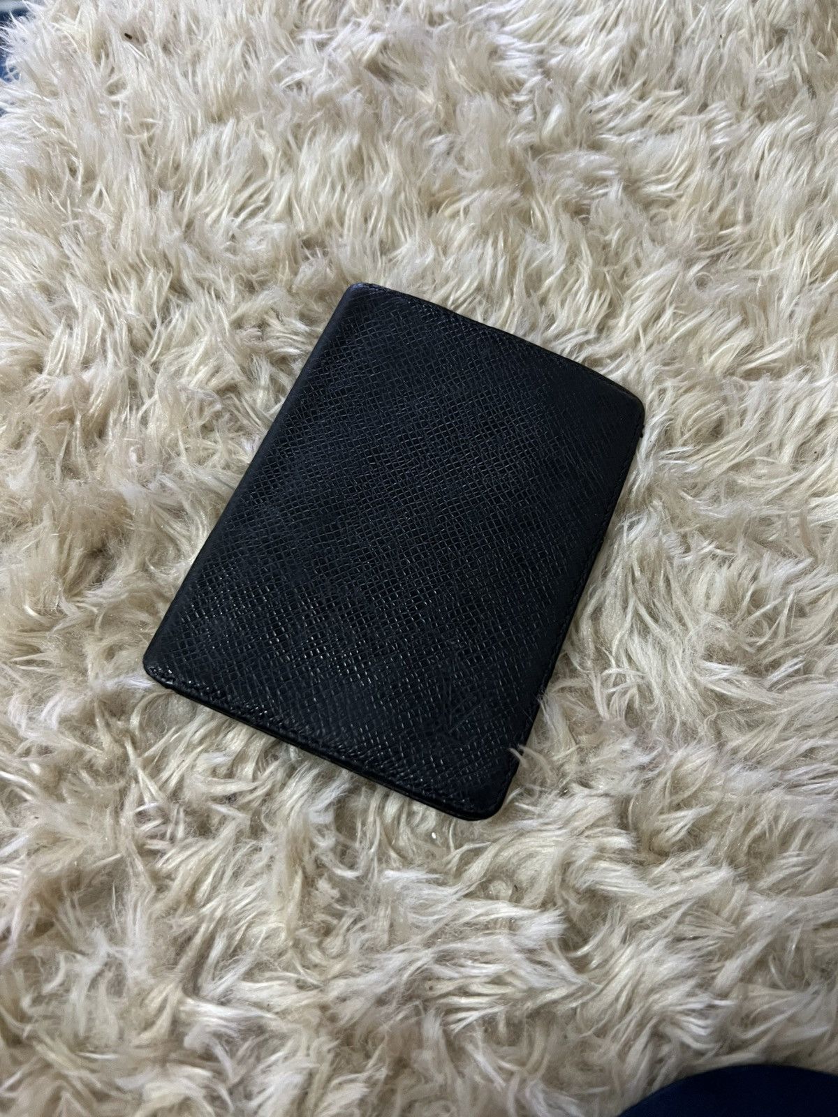 Louis Vuitton Authentic vintage Louis Vuitton Taiga Card Holder Size ONE SIZE - 1 Thumbnail