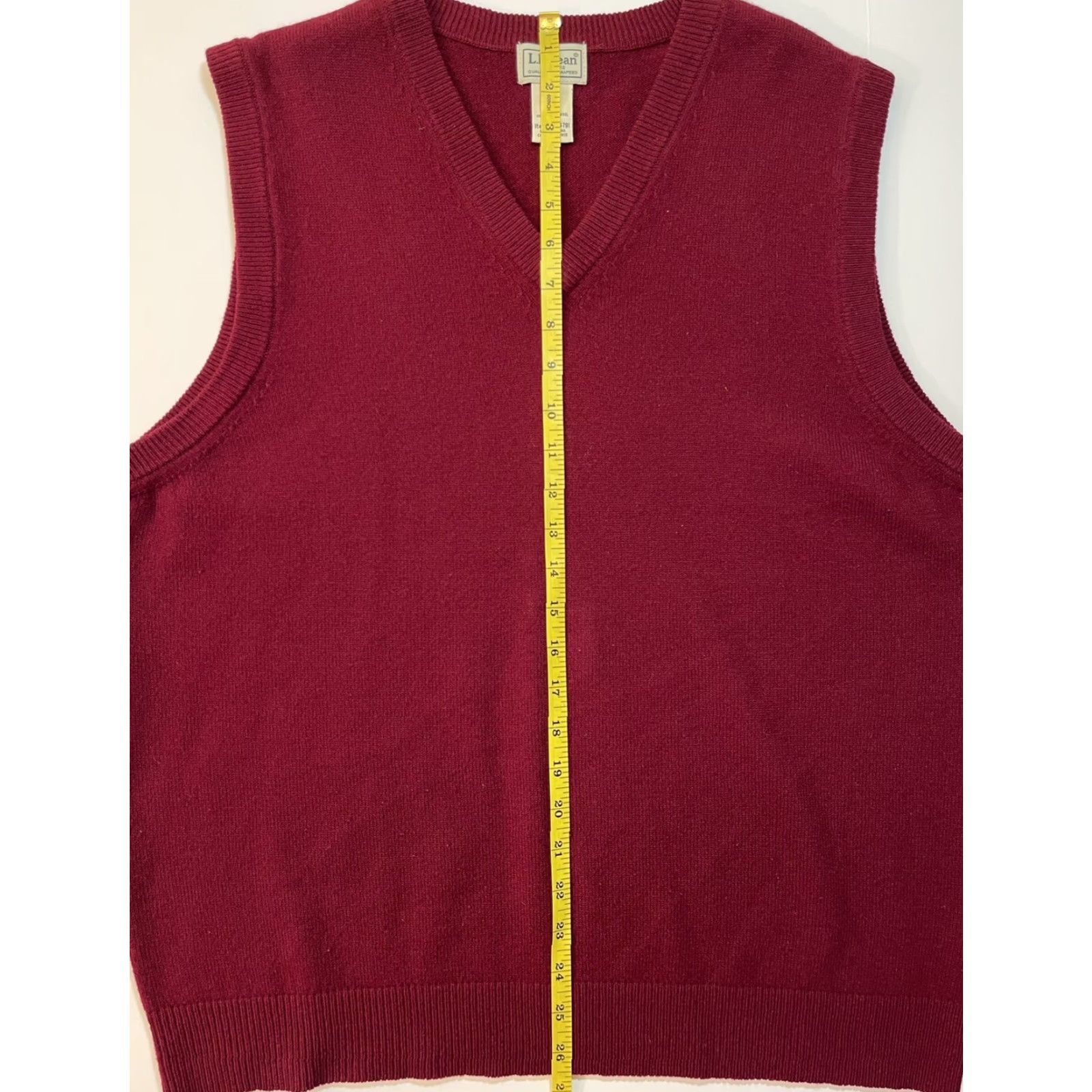 Vintage VINTAGE LL Bean Wool Sweater Vest Classic Red Outdoor Hiking Sz L Mens Size US L / EU 52-54 / 3 - 7 Thumbnail