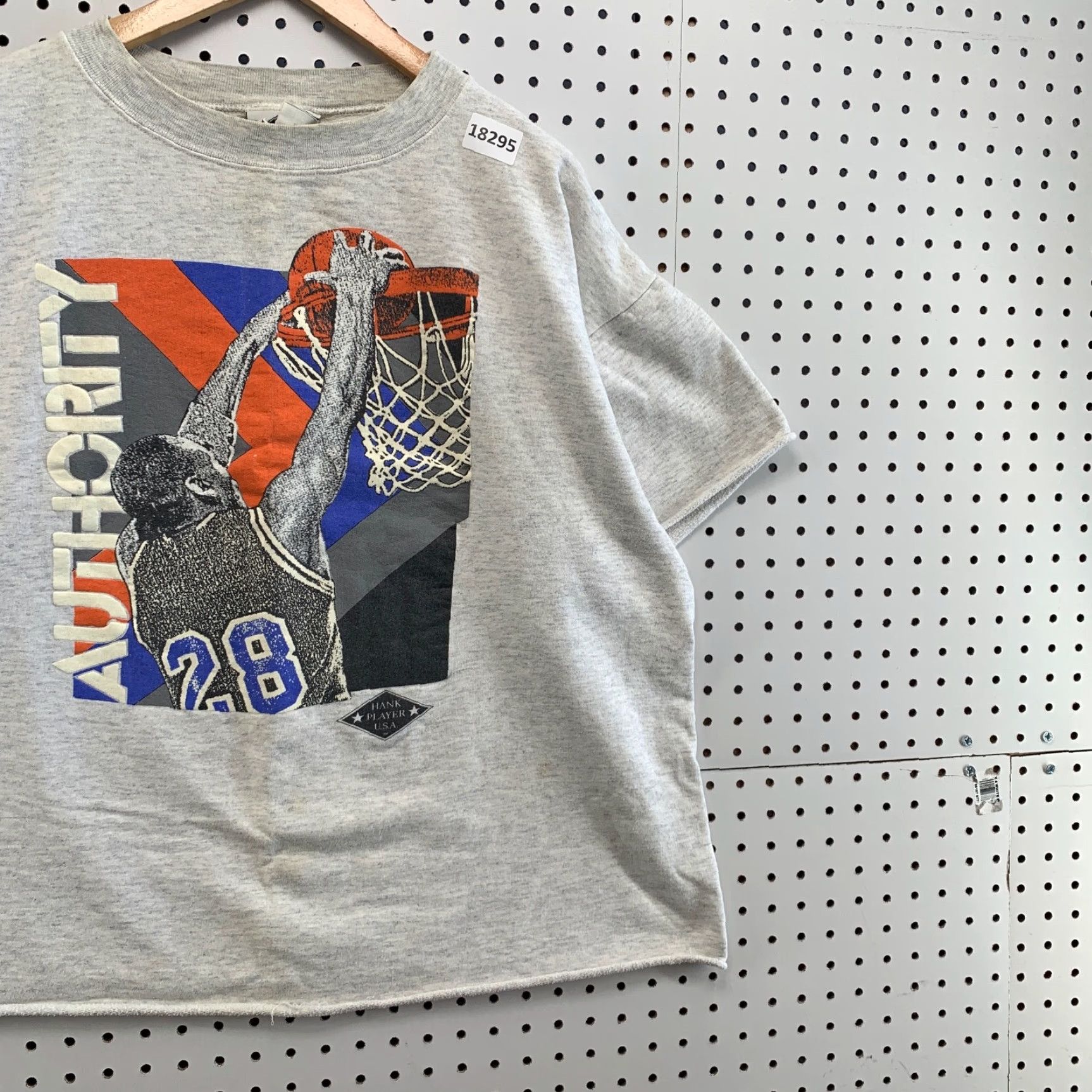 Vintage Vintage Hank Player USA Basketball T-Shirt Adult XL Gray 90s Sports Dunking Man Size US XL / EU 56 / 4 - 4 Thumbnail