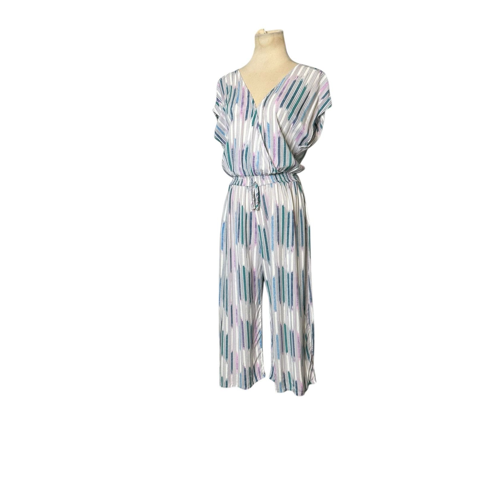 Dolce Vita Dolce Vita green pink multi stripe capri jumpsuit size XS Size 26" / US 2 / IT 38 - 11 Thumbnail