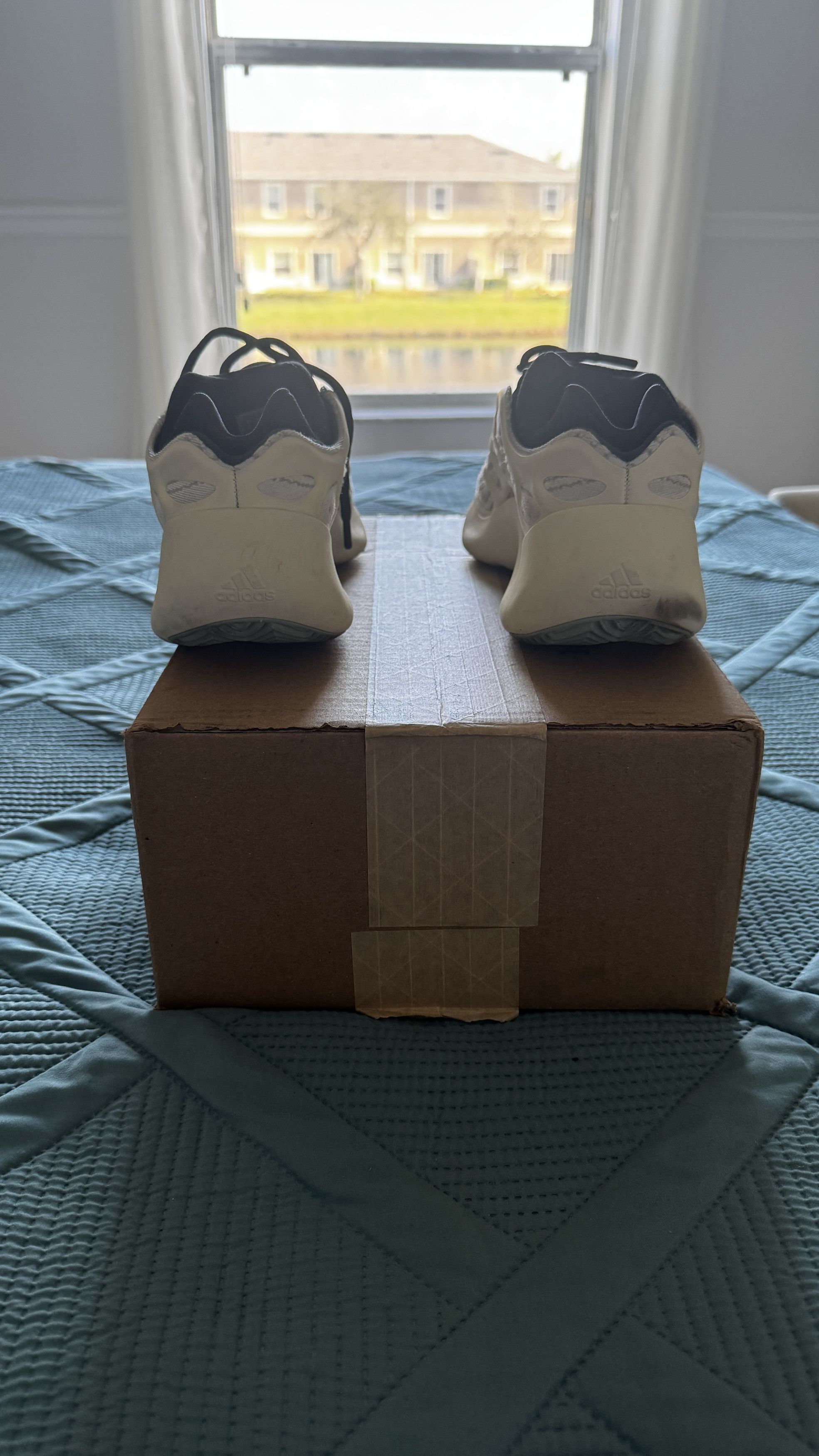 Yeezy Adidas Yeezy 700 V3 Azael Size US 10 / EU 43 - 5 Thumbnail