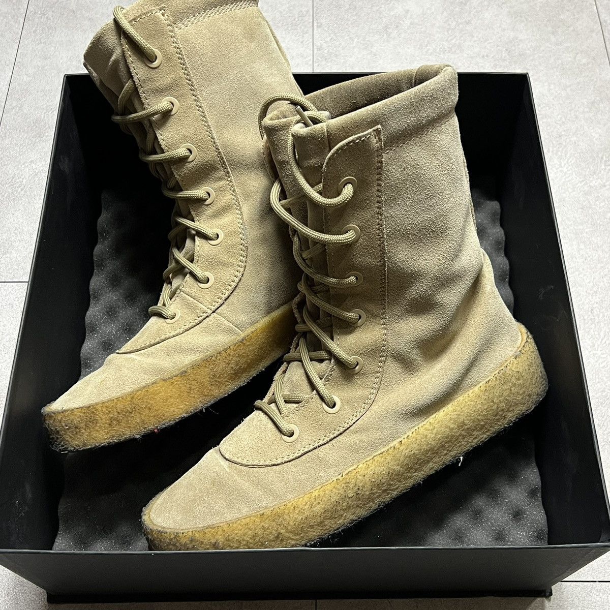 Yeezy Yeezy Season 2 Tan Crepe Boot Size US 11 / EU 44 - 2 Thumbnail