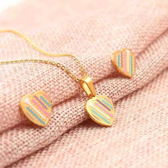 The Unbranded Brand Women Multicolor Heart Shape Jewelry Set Size ONE SIZE - 4 Thumbnail