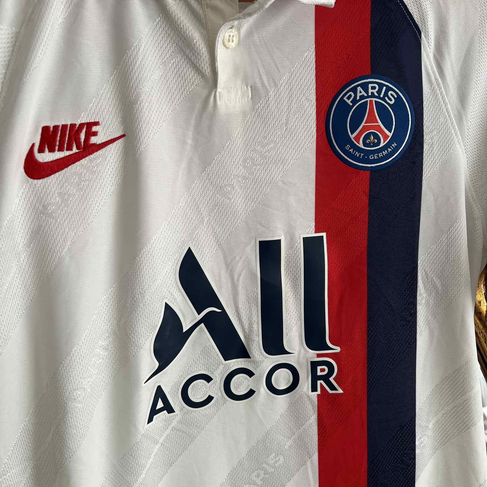 Nike Nike PSG Away Kit MATCHWORN Soccer Jersey Sz S Size US S / EU 44-46 / 1 - 7 Thumbnail
