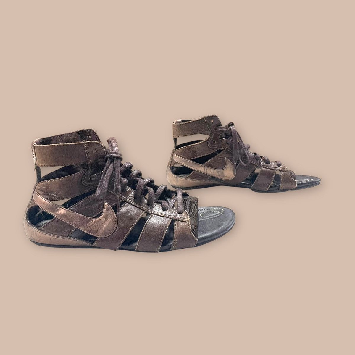 Nike NIKE WMNS GLADIATOR SANDALS Size US 6 / EU 39 - 6 Thumbnail