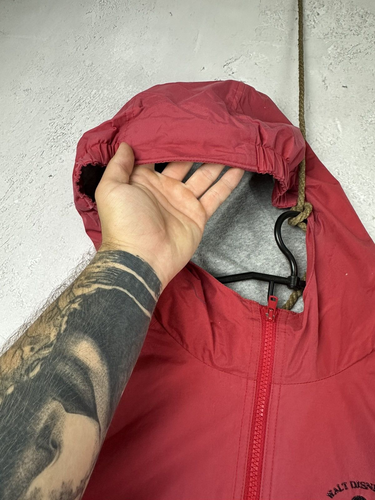 Disney Vintage 90s Walt Disney World Mickey Mouse Red nylon Jacket Size US L / EU 52-54 / 3 - 6 Thumbnail