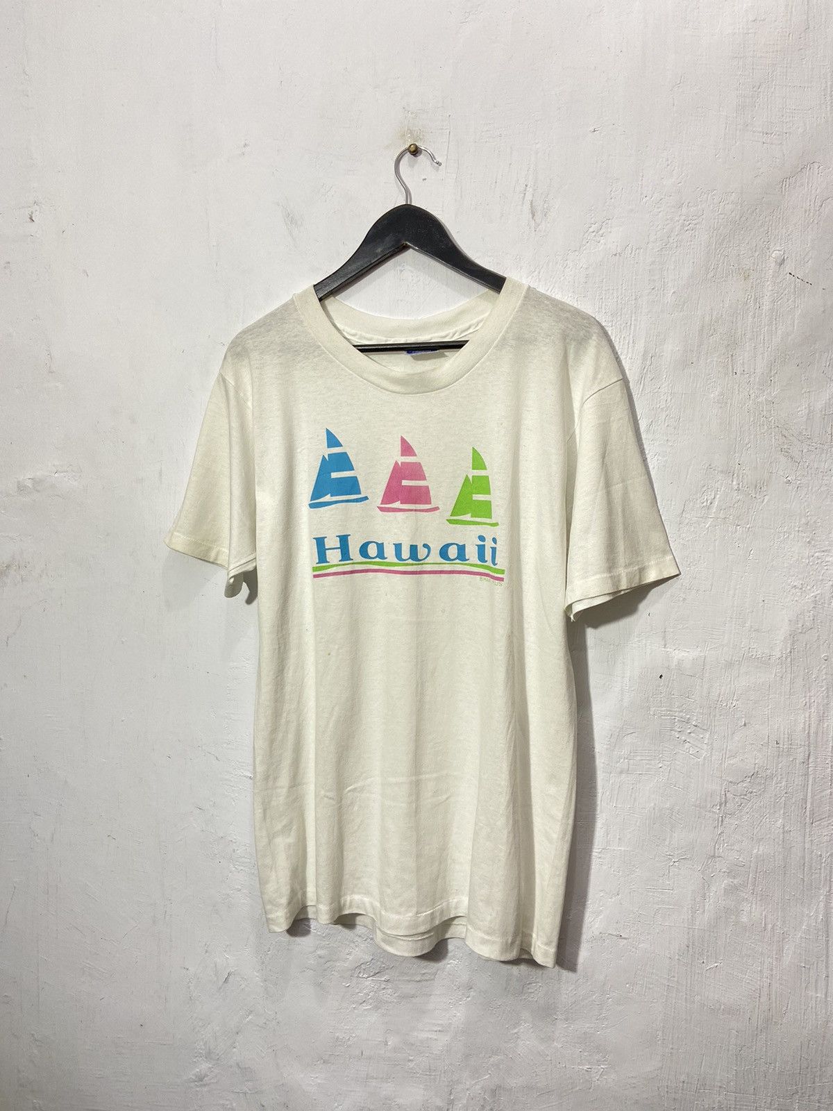 Hanes × Vintage Vintage Hawaii ©️Bhakti Plus Tshirt Size US M / EU 48-50 / 2 - 1 Thumbnail