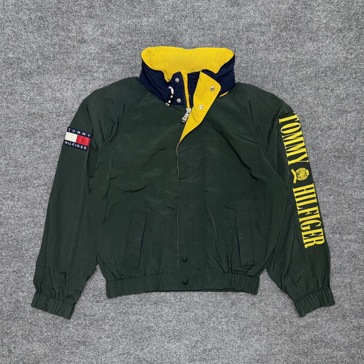 Tommy Hilfiger Vintage Tommy Hilfiger Spellout Windbreaker Jacket Size US XL / EU 56 / 4 - 1 Thumbnail