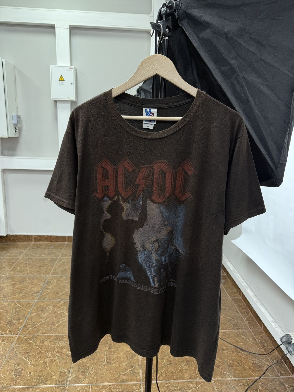 AC/DC 🇺🇸 Vintage 2008 AC/DC Boston Massachusetts 1980 Angus Young Size US XL / EU 56 / 4 - 1 Thumbnail