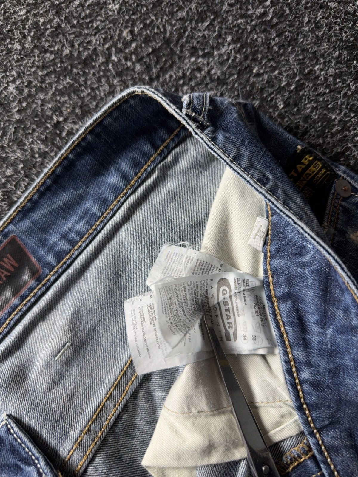 G-Star Vintage 00s G-Star Raw Distressed Light Wash Tapered Jeans Size US 33 - 12 Thumbnail