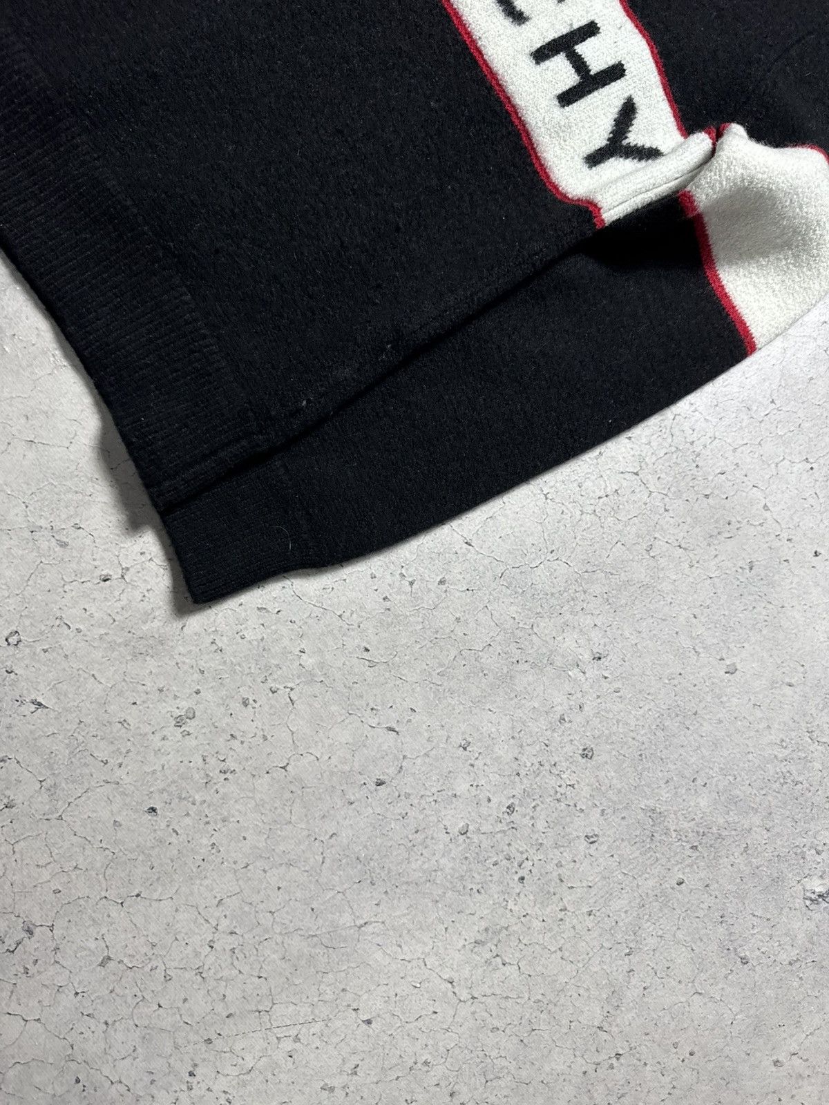 Givenchy Givenchy Paris Wool Sweater Black Big Logo Size US XS / EU 42 / 0 - 3 Thumbnail