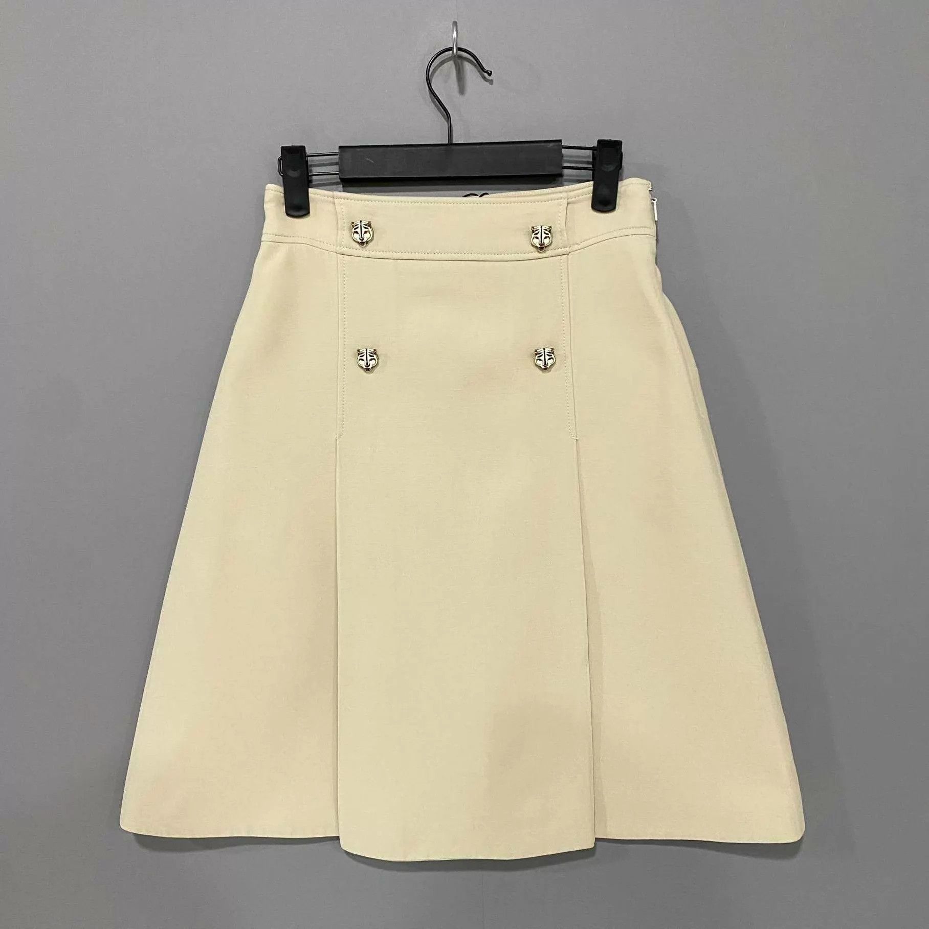 Gucci GUCCI cream white tiger head buckle skirt 95N FR40 stained Size S / US 4 / IT 40 - 1 Thumbnail