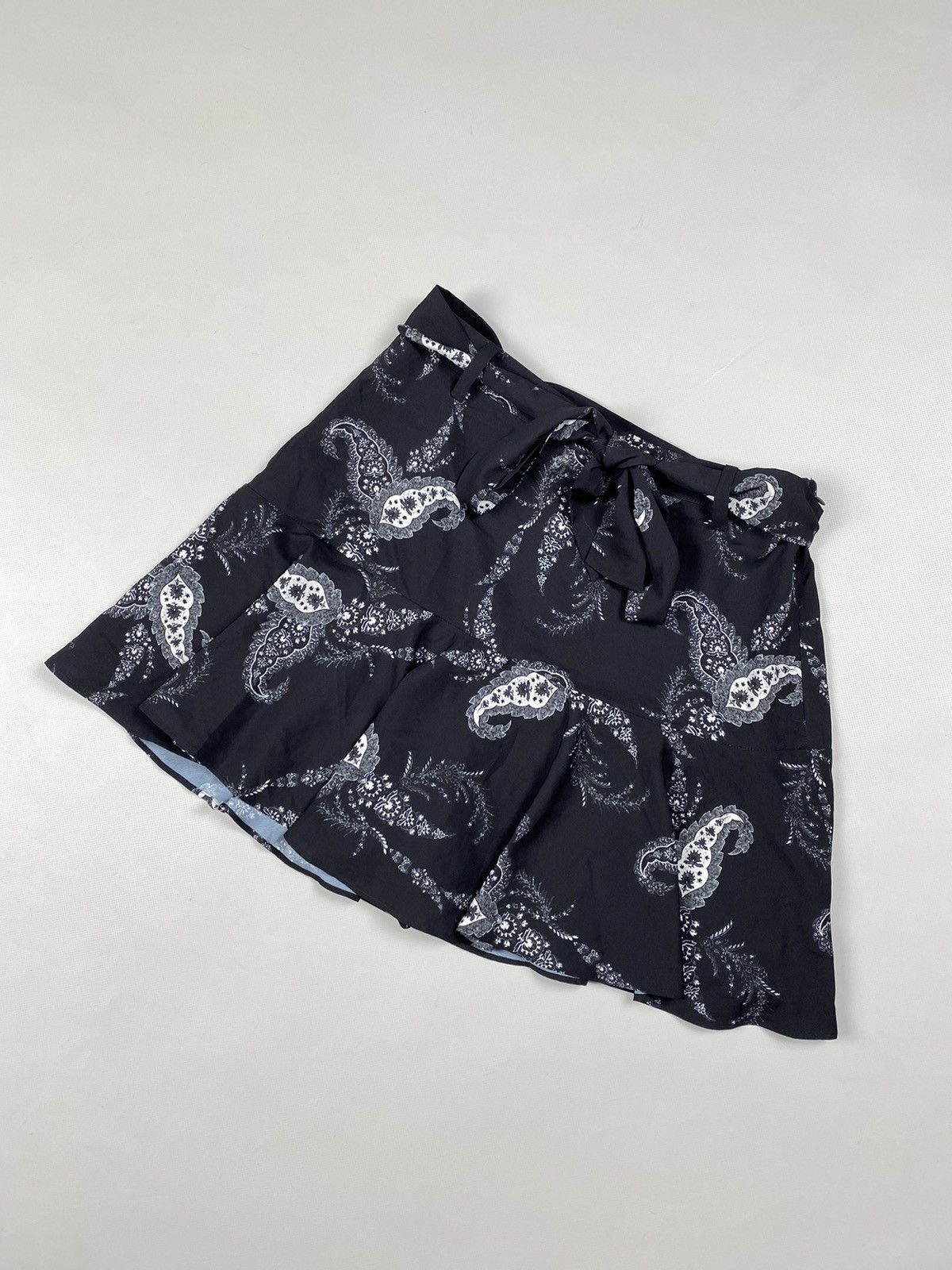 Allsaints Allsaints Frida Kashmir ladies skirt / skort size US 4 EU 36 Size 27" / US 4 / IT 40 - 8 Thumbnail