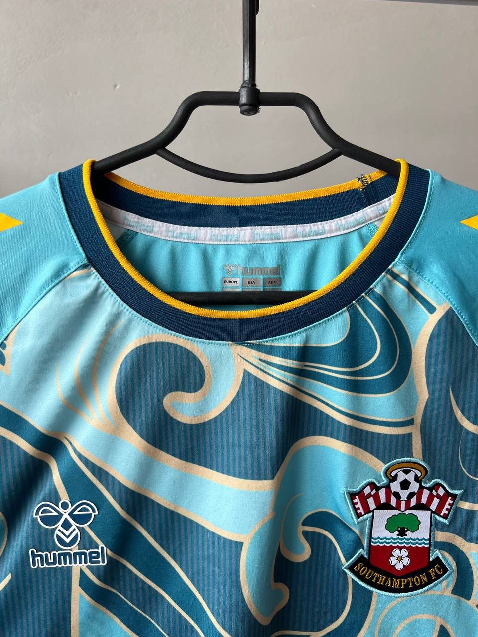 Hummel 2023 SOUTHAMPTON FC AWAY SOCCER JERSEY FOOTBALL SHIRT HUMMEL Size US XXL / EU 58 / 5 - 6 Thumbnail
