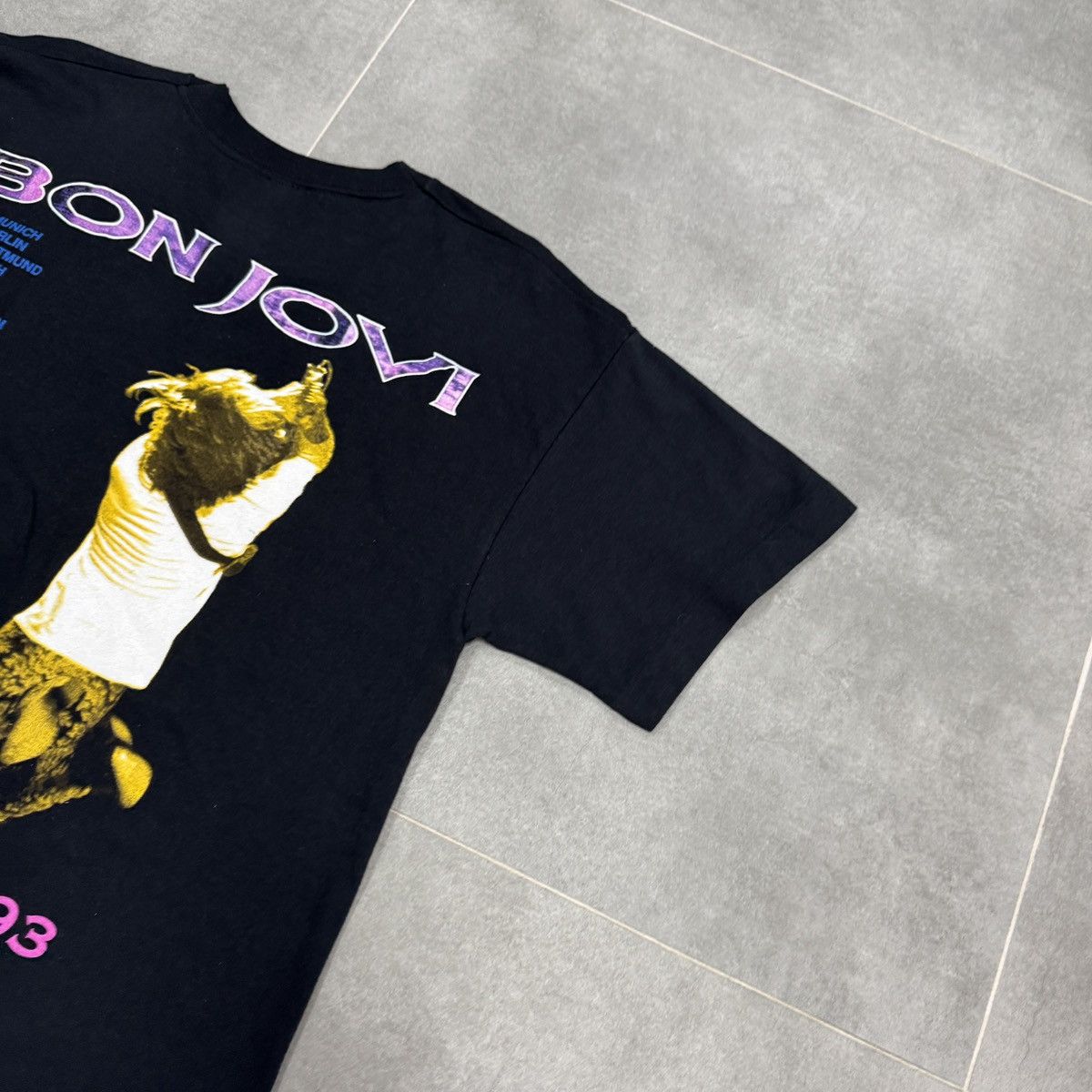 Bon Jovi Vintage Bon Jovi Screen Stars World Tour 1993 T-Shirt Size L Size US L / EU 52-54 / 3 - 17 Thumbnail