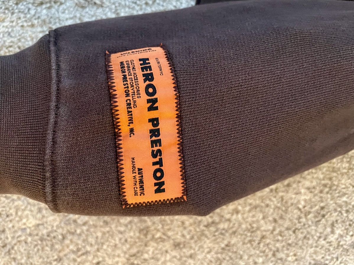Heron Preston Heron Preston Iykyk Cropped Hoodie Size US S / EU 44-46 / 1 - 2 Thumbnail