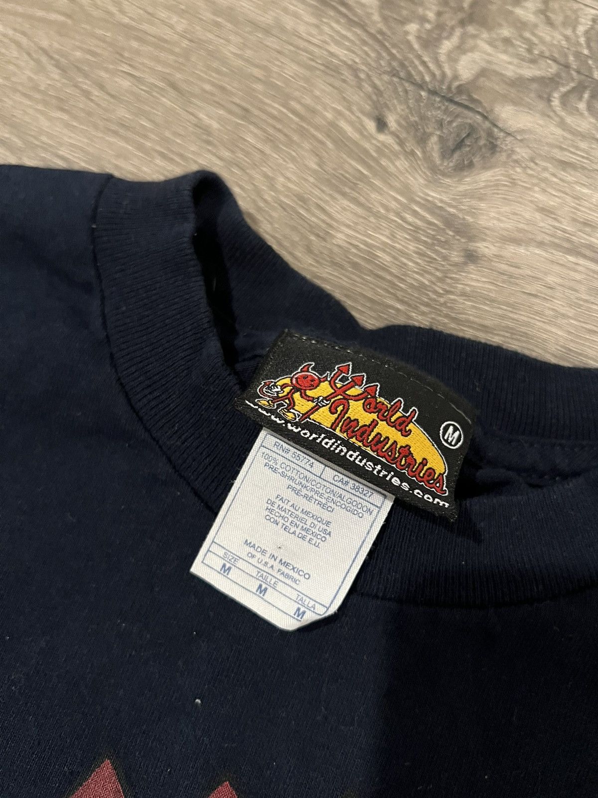 World Industries World Industries “I want YOU to Burn in H3ll” Size US M / EU 48-50 / 2 - 2 Thumbnail