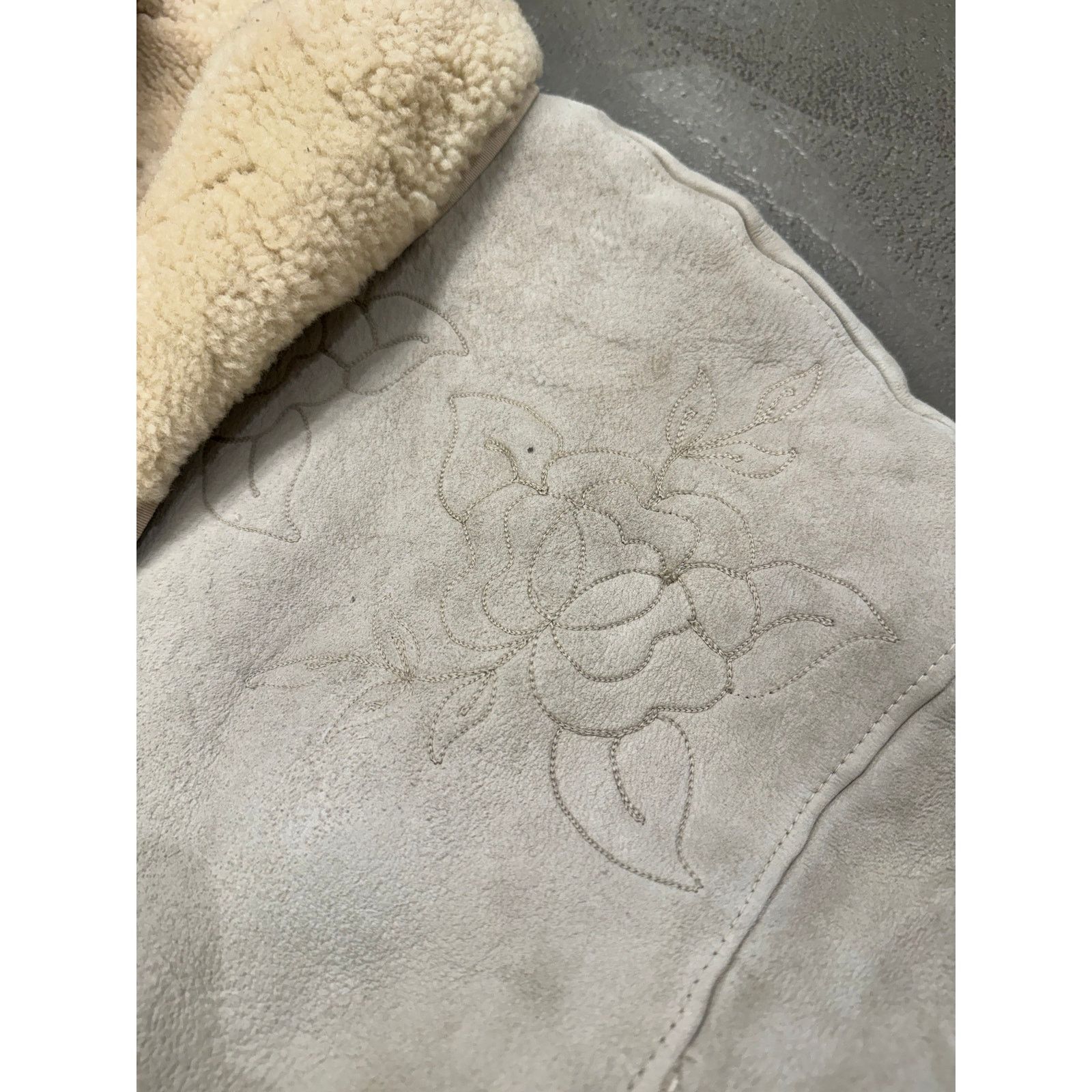 Versace 1980s Gianni Versace mainline white sheepskin Size US M / EU 48-50 / 2 - 8 Thumbnail