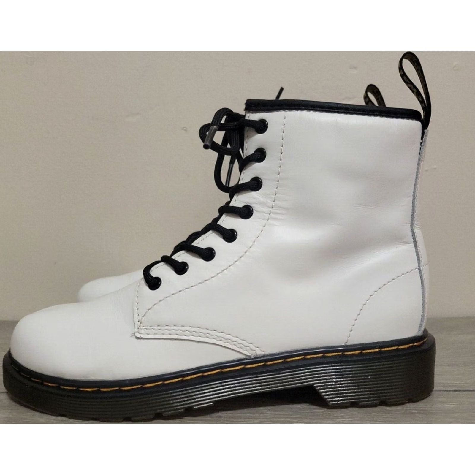Dr. Martens Dr. Martens 1460 J Boots Women's Sz 5 White Leather Round Toe Lace Up/Zip Ankle Size US 5 / IT 35 - 4 Thumbnail