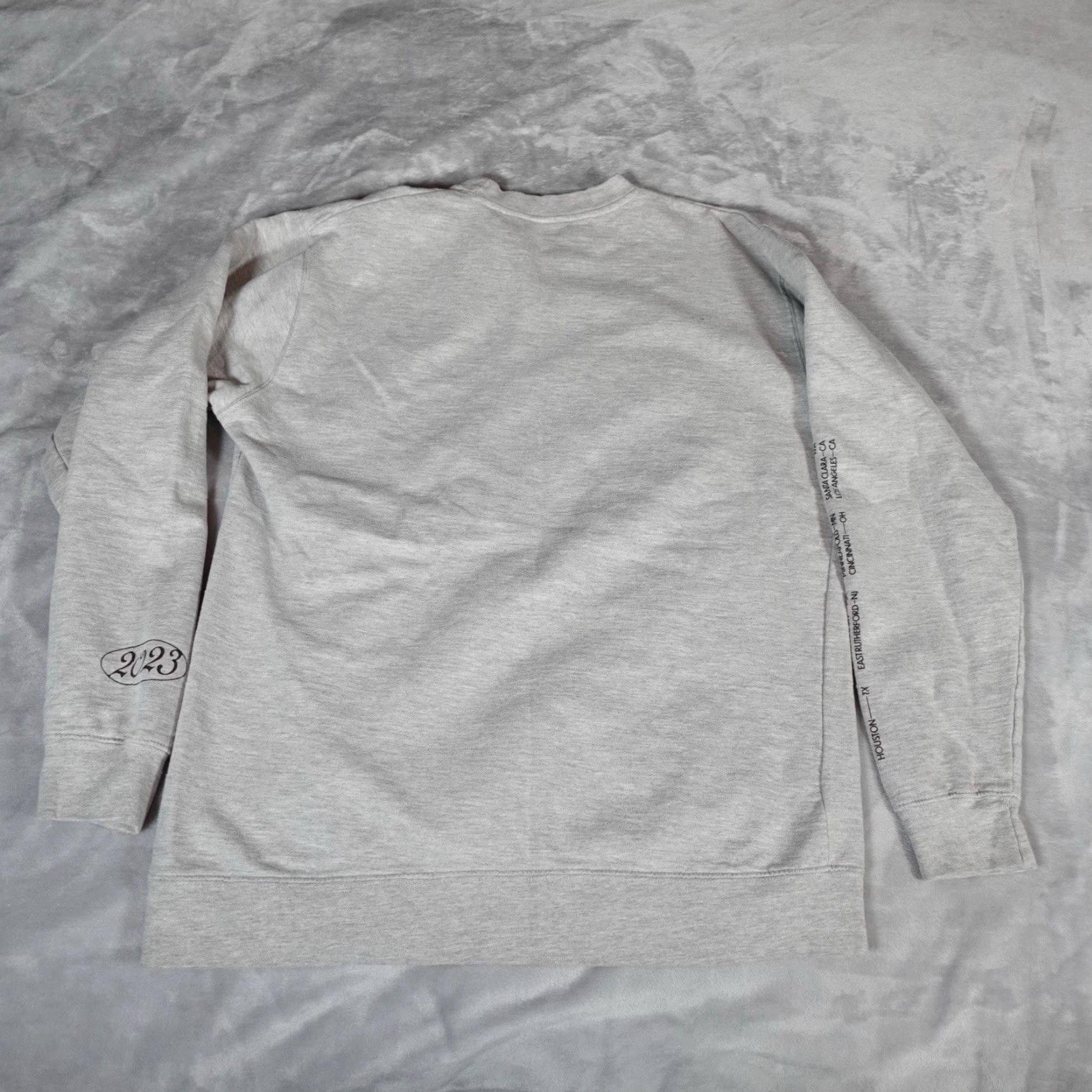 Vintage Taylor Swift The Eras Tour Crewneck Sweatshirt Mens XL Slim Fit Gray Size US XL / EU 56 / 4 - 6 Thumbnail