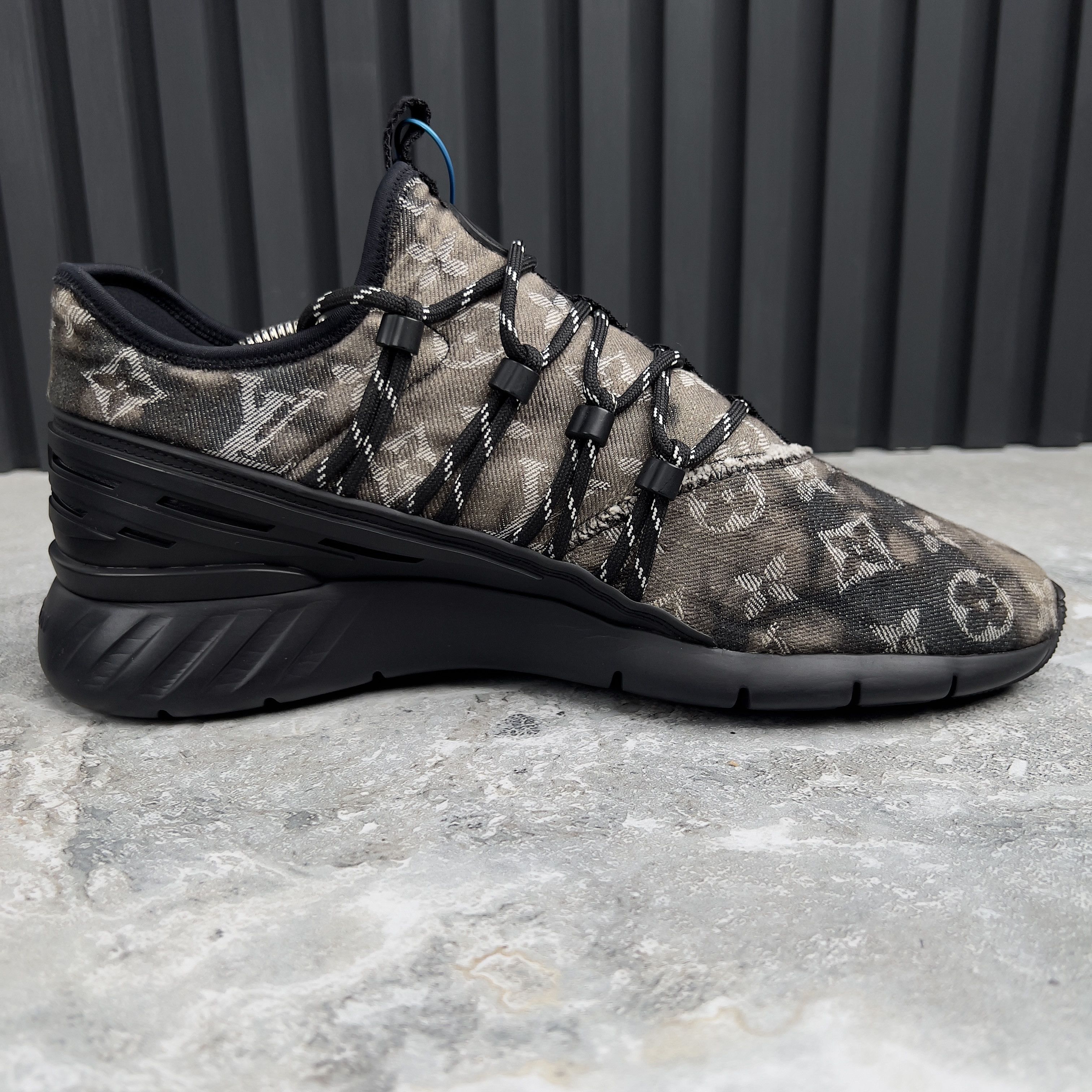 Louis Vuitton Louis Vuitton Fastlane Monogram Sneakers Denim Size US 9 / EU 42 - 7 Thumbnail