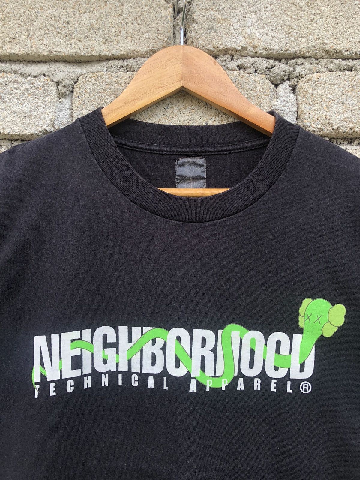 Japanese Brand Vintage Neighbourhood X Kaws Original Fake Tshirt Size US M / EU 48-50 / 2 - 5 Thumbnail