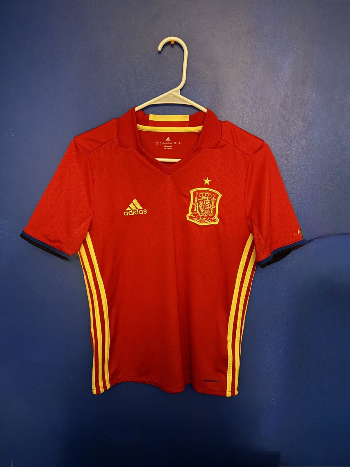 Adidas Spain 2016 Home Jersey Size US XS / EU 42 / 0 - 1 Thumbnail