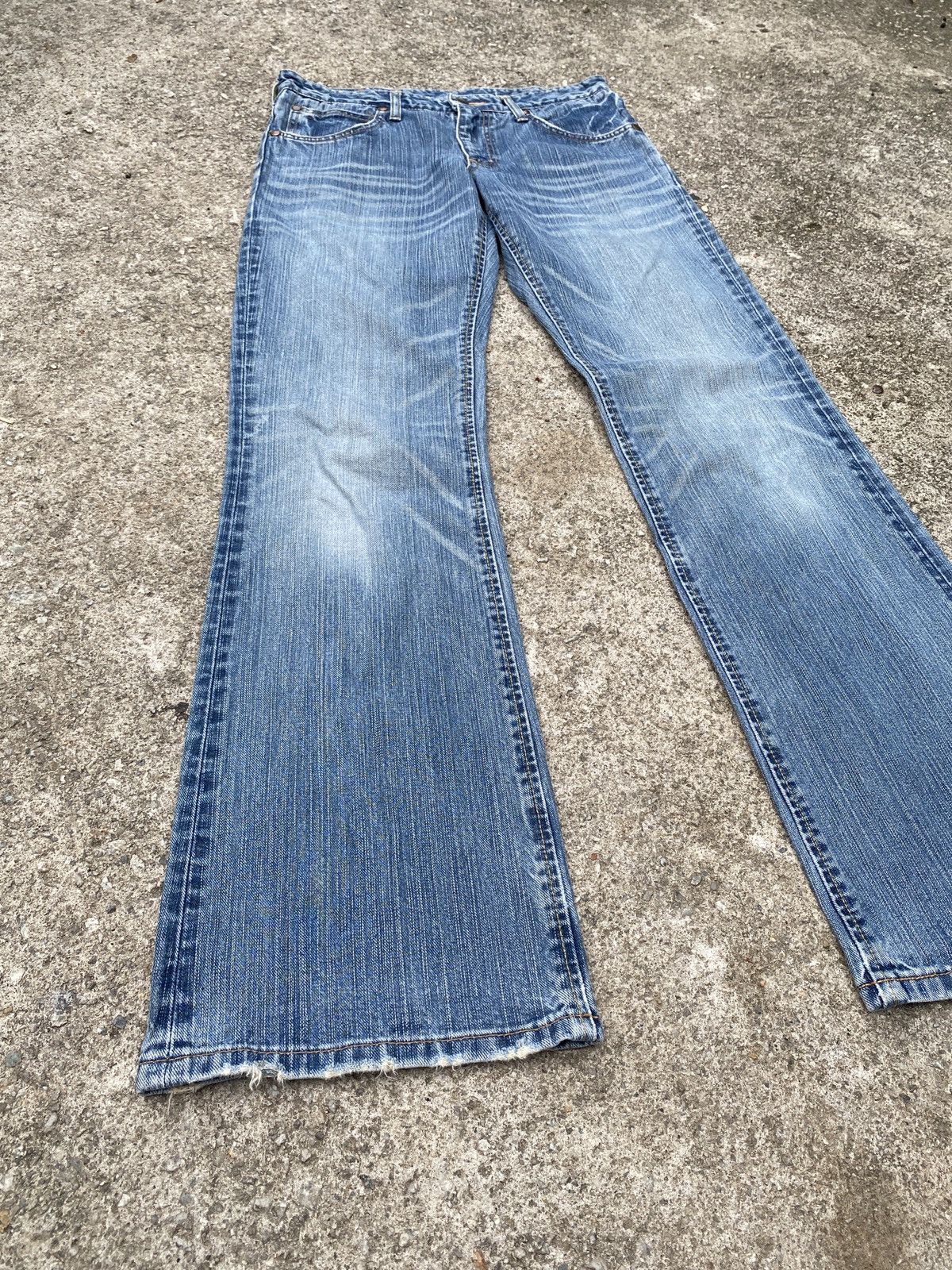 If Six Was Nine × Tornado Mart × Wrangler 2000s - Wrangler Blue Washed Flare Jeans Size US 31 - 4 Thumbnail