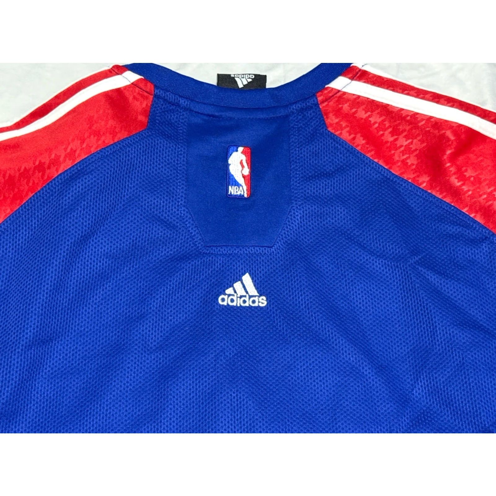 Adidas VINTAGE Adidas Detroit Pistons NBA Basketball Warm Up Shooting Shirt Long Sleeve Adult Medium Blue Mens Size US M / EU 48-50 / 2 - 8 Thumbnail
