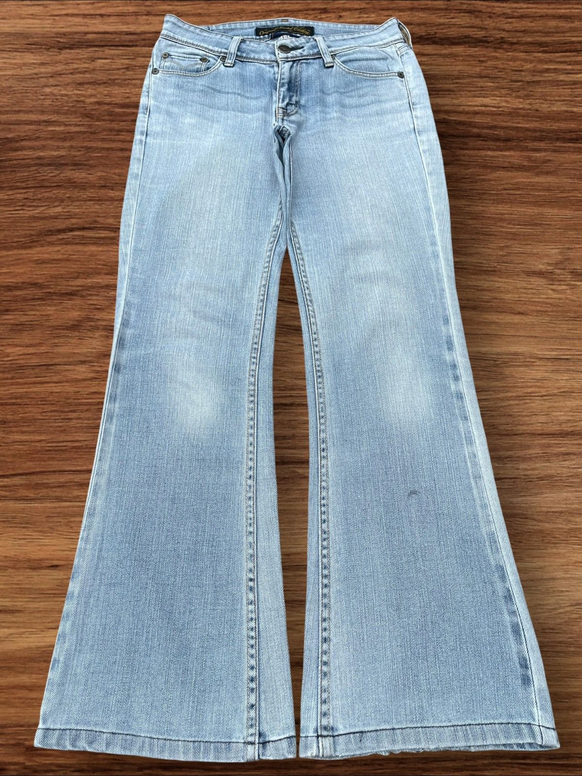 Vintage Y2K Levi’s Light Blue Washed Mid Rise Flare Jeans