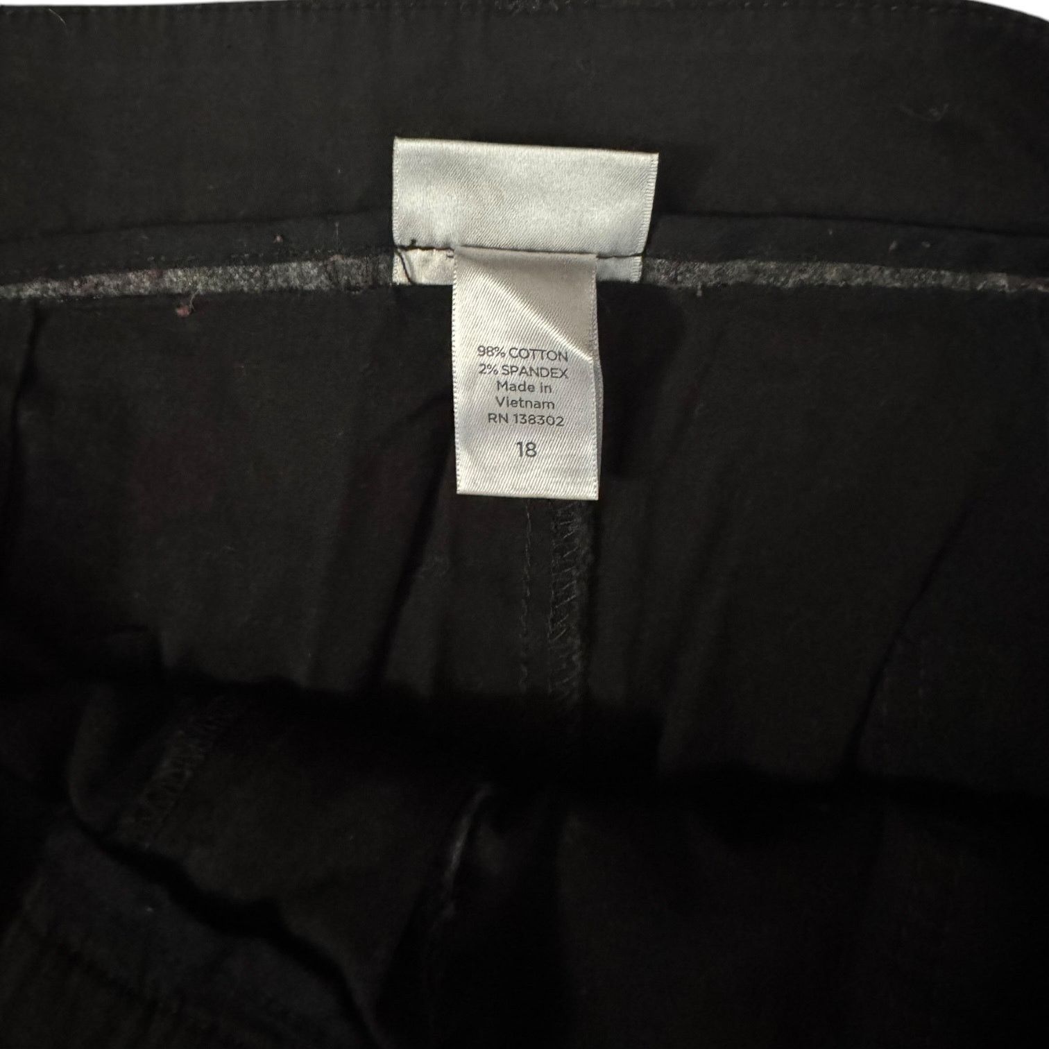 Avenue Avenue Women’s Black Cropped Pants with Pockets – Size 18 Size 40" / US 18 - 3 Thumbnail