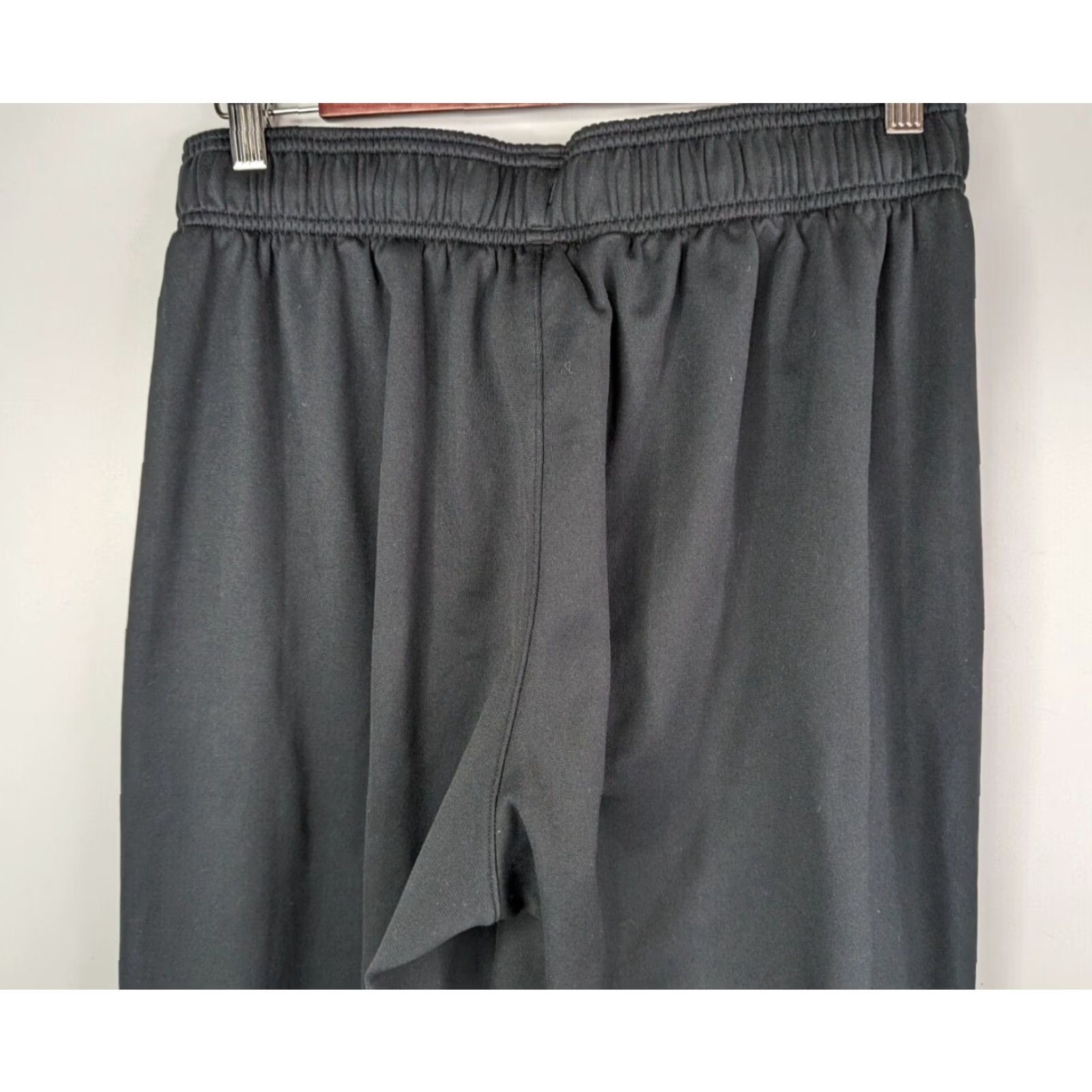 Under Armour Under Armour Sweatpants Mens Large Black Pockets Regular 1270404 Size US 33 - 6 Thumbnail