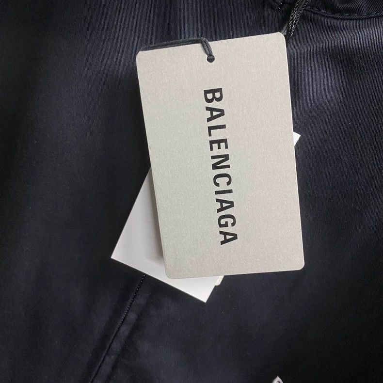 Balenciaga Balenciaga Black and white pieced embroidered logo windpro Size US M / EU 48-50 / 2 - 3 Thumbnail
